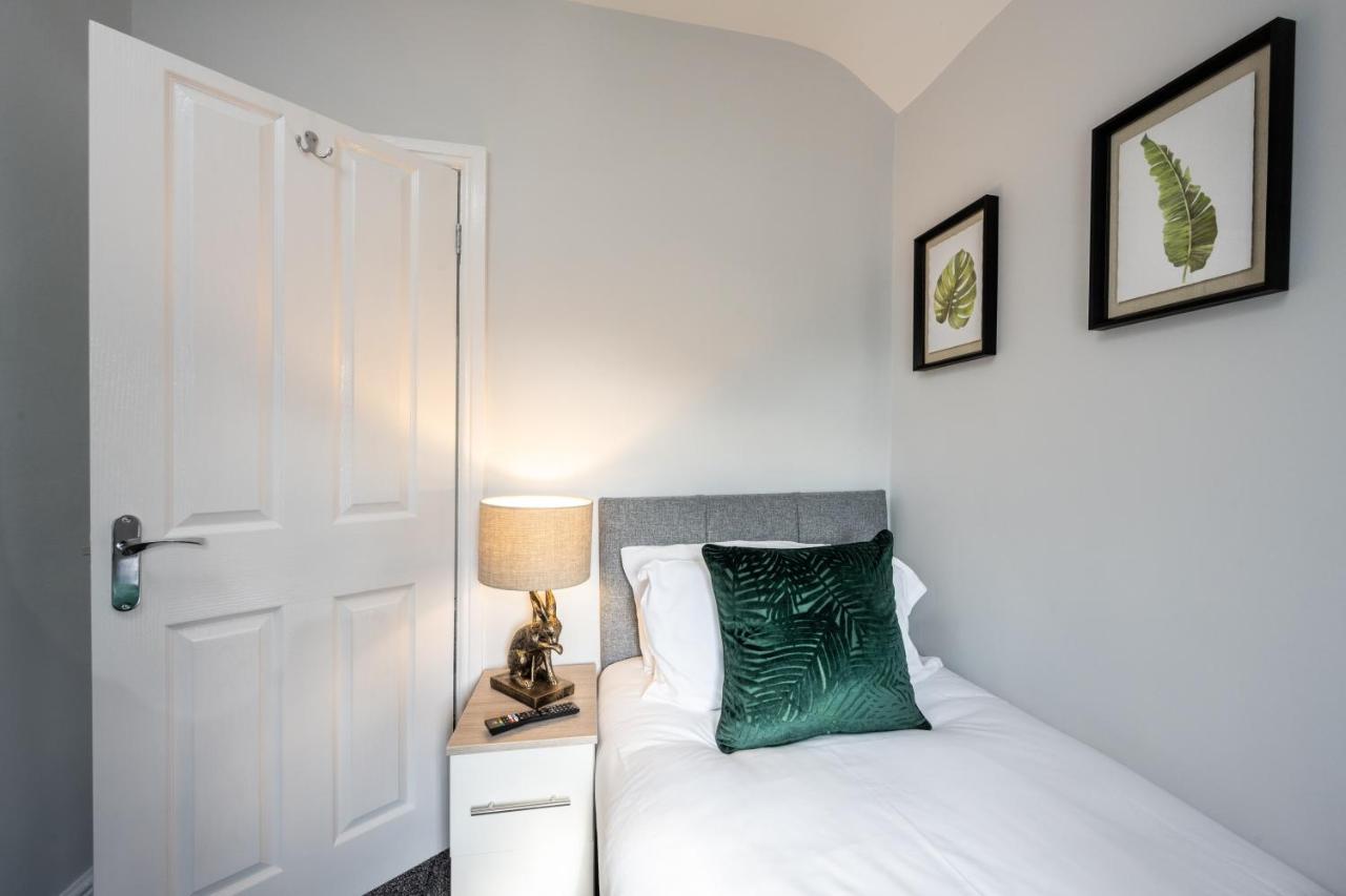 Mulberry House - Luxurious And Modern 4-Bed In Solihull Near Nec,Jlr, Airport, Resorts World, Hs2 المظهر الخارجي الصورة